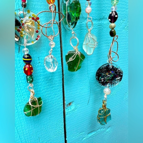 Hanging wall decor OOAK Assemblage Art Handmade Mosaic Indoor/Outdoor - Picture 1 of 15